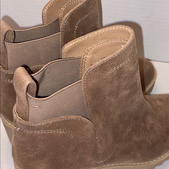 Huey H2O Boots Dolce Vita, Brown Suede Ankle Boots - Picture 5 of 11